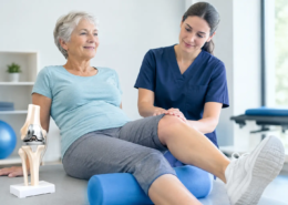Cómo cuidar una prótesis de rodilla reciente